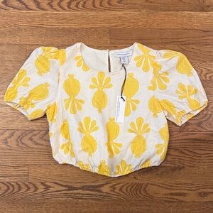 cupcakes & cashmere White and Yellow Linen Pineapple Crop Top size XS